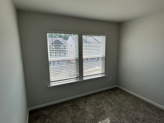 Building Photo - NEW 4 bed/3.5 bath townhome for rent in Apex