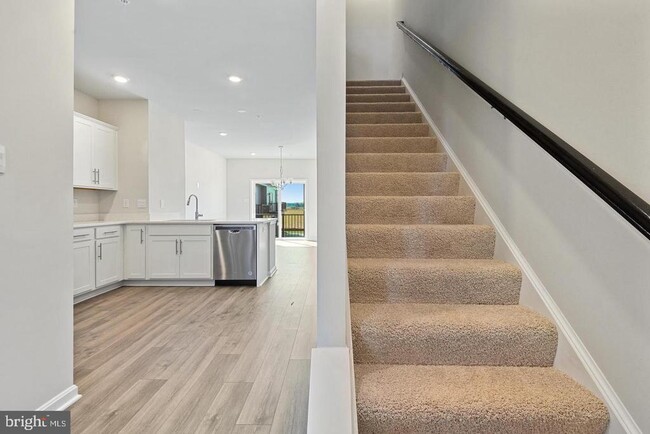 Building Photo - 344 Ensemble Wy