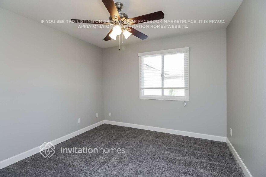 Building Photo - 1140 E Malibu Dr