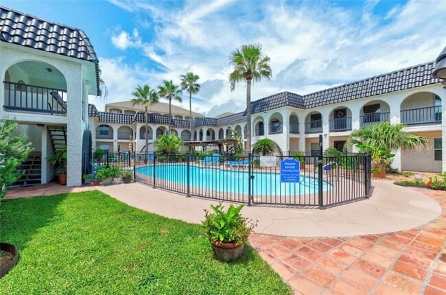 Building Photo - 14921 Windward Dr