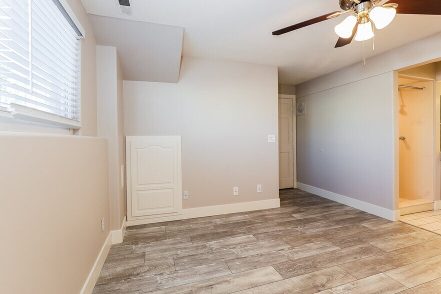 Building Photo - 4901 Banquet Ave