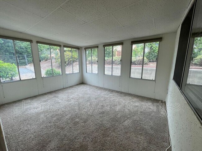Building Photo - 1651 Peacock Blvd