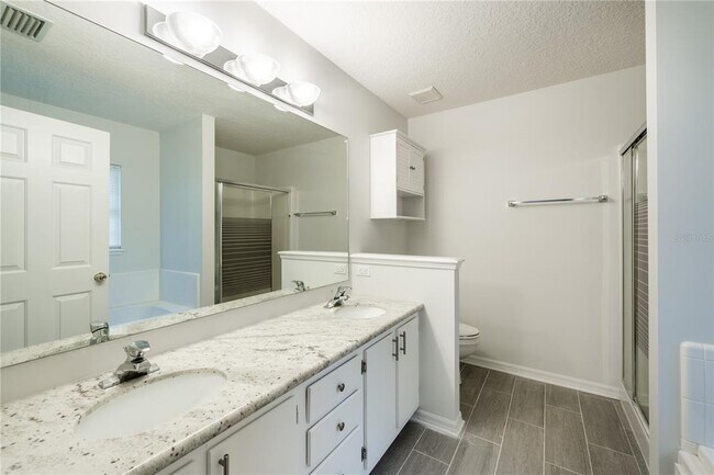 Building Photo - 7136 SW 81st Dr