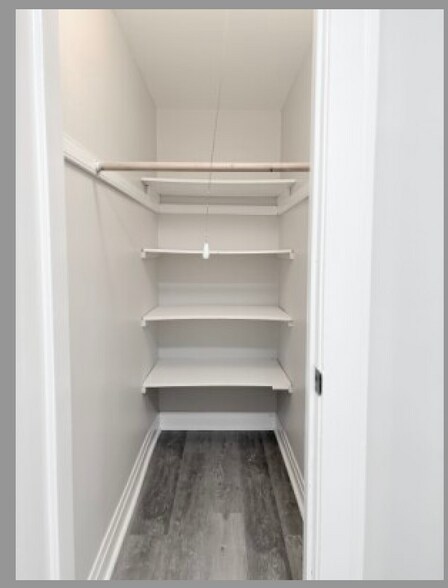 Building Photo - 2939 N Fairfield Ave