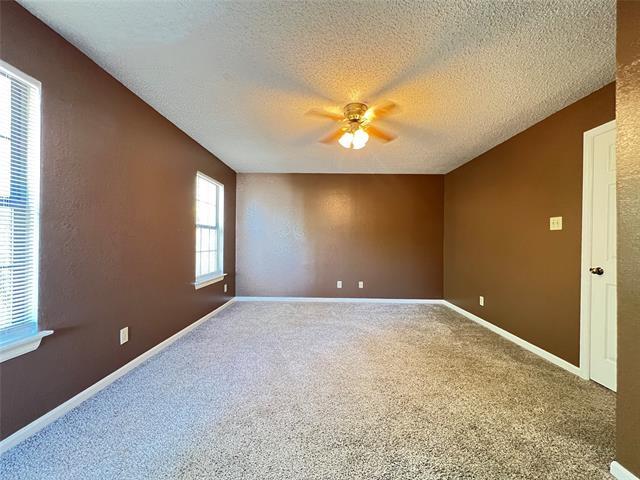 Building Photo - 2019 Longmeadow Ct