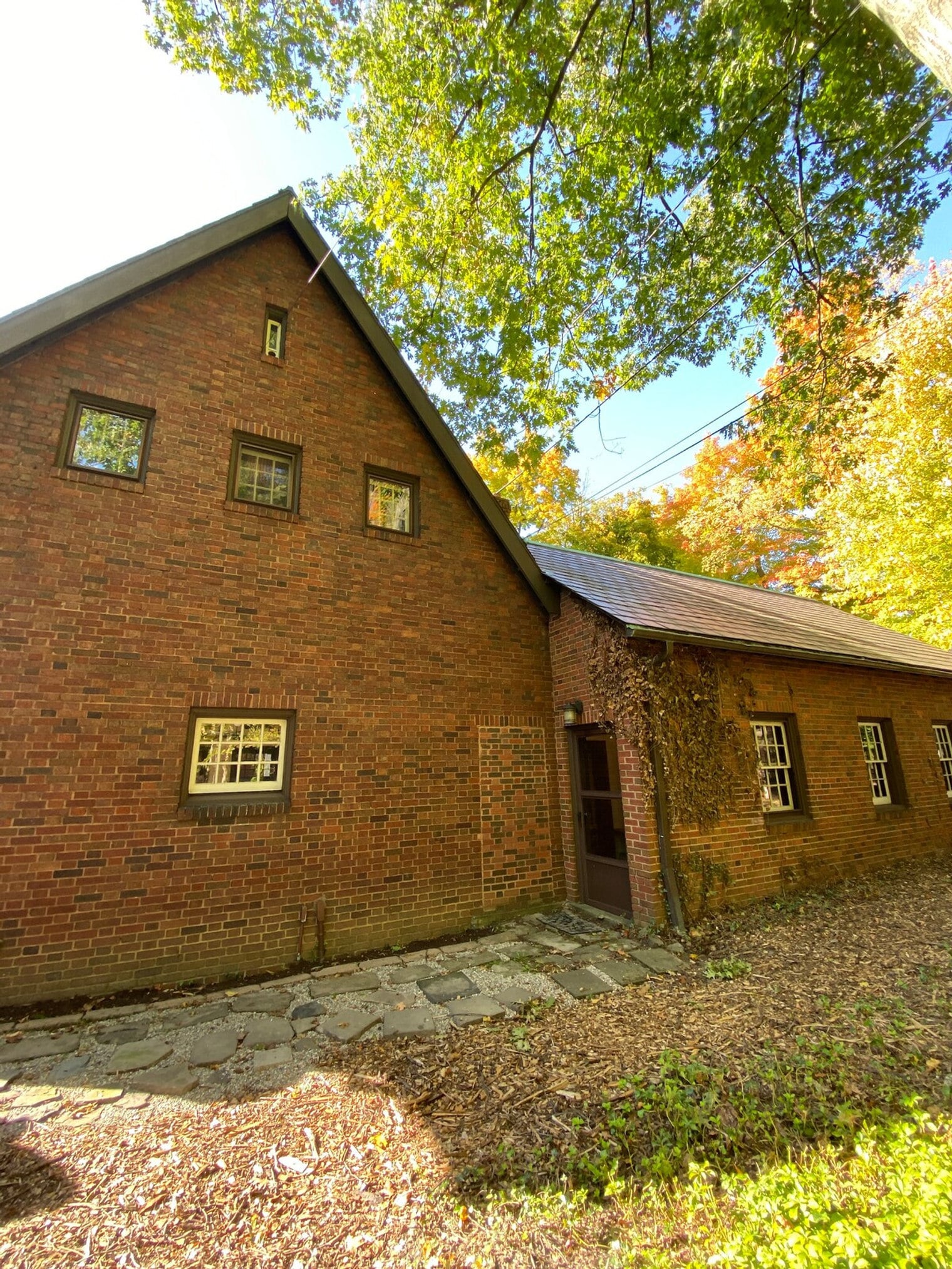 Building Photo - 2632 Wellington Rd