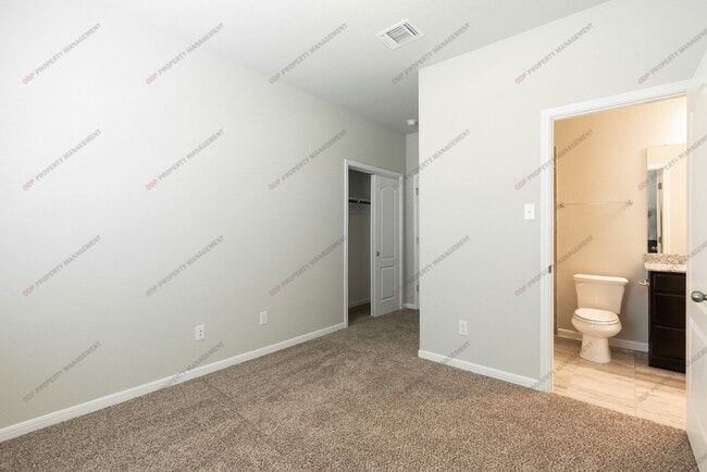 Building Photo - 7429 Hudson Grove Dr