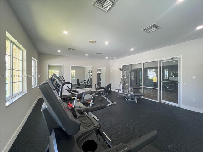 Building Photo - 2640 S University Dr