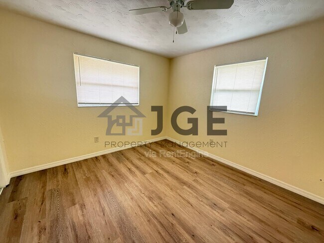 Building Photo - 2351 Lafayette St