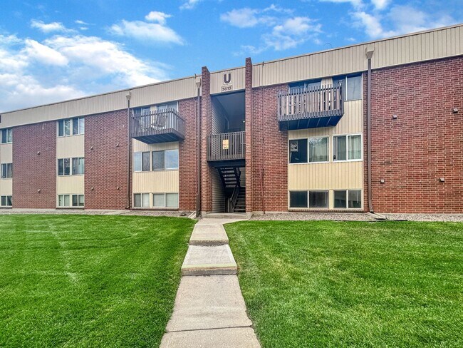 Building Photo - $0 DEPOSIT OPTION!!! CHARMING GARDEN-LEVEL...