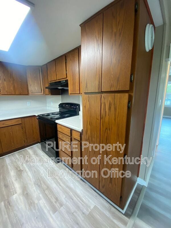 Building Photo - 3493 Sutherland Dr