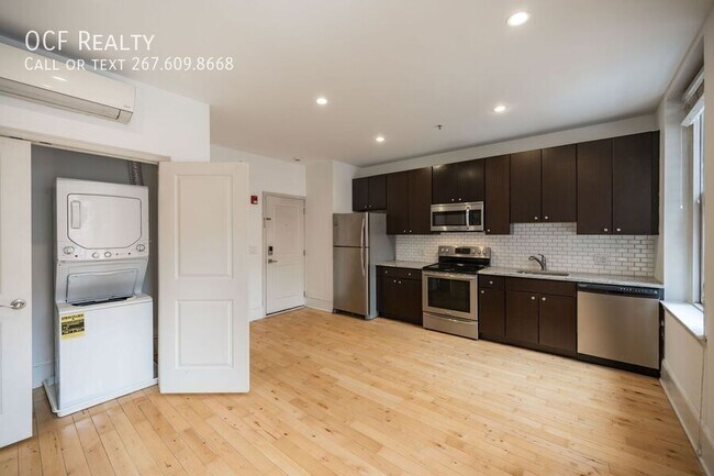 Building Photo - 1310 Spruce St