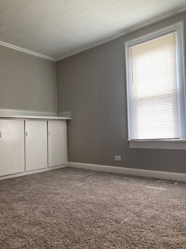 Building Photo - Super cute, newly renovated 3 bed, 1 bath ...