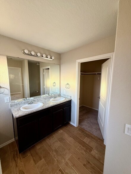 Building Photo - 7130 Cozy Run