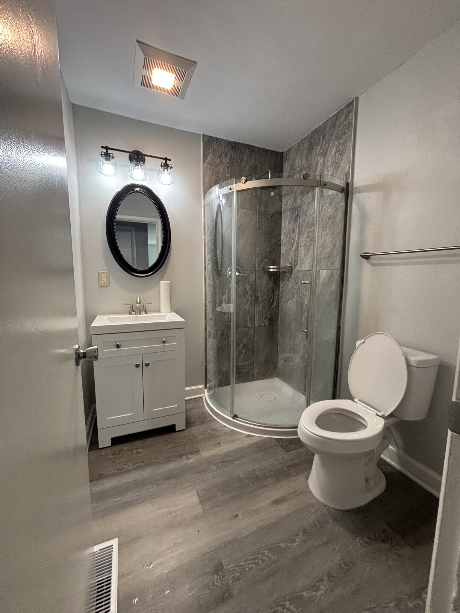 Brand new bathroom with rain shower - 864 Harlan St