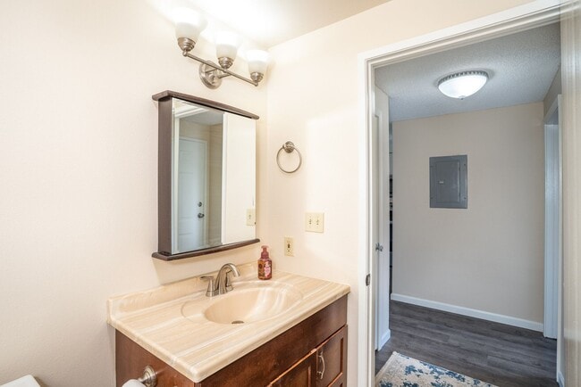 Building Photo - 2-bedroom, 2-bathroom Condo at Kihei Shores!