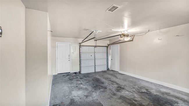 Building Photo - 10919 Paulwood Dr