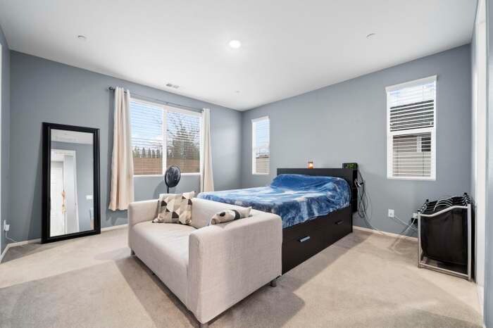 Building Photo - 44060 Buckeye Ct