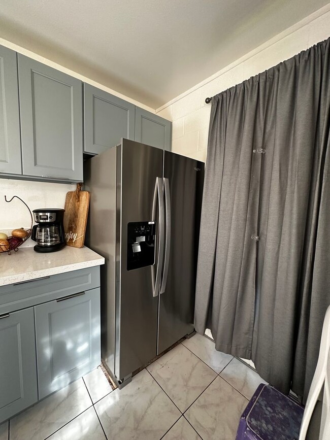 Building Photo - 3/1 Kulana Townhouse