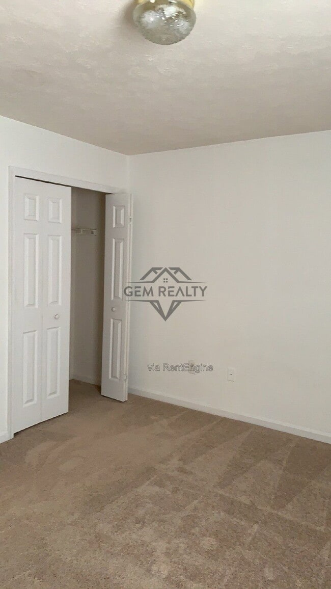Building Photo - 9824 Coventry Creek Dr