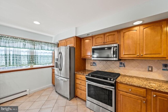 Building Photo - 3595 Oakhill Rd