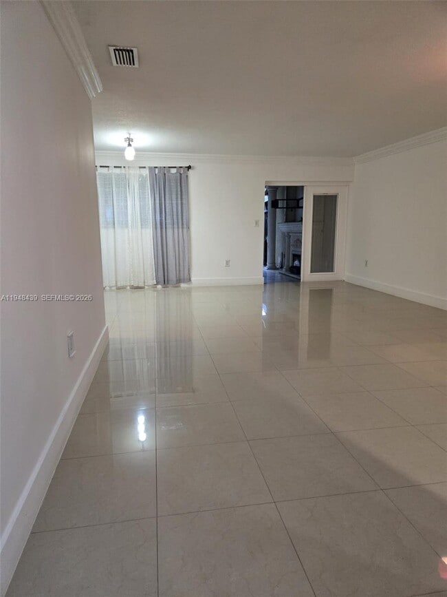 Building Photo - 19740 Cypress Ct E