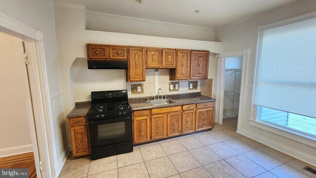 Building Photo - 3216 W Belvedere Ave