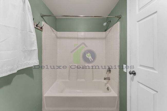 Building Photo - Newly Remodeled 3 Bedroom in MidTown!