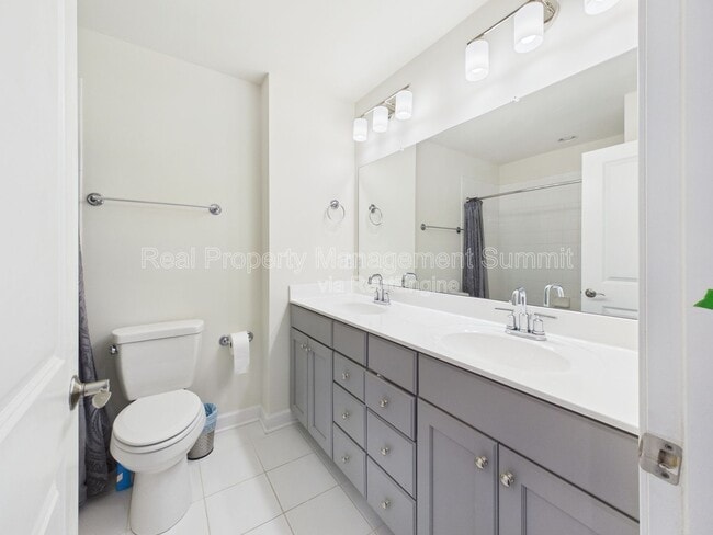 Building Photo - 1241 Old Trail Dr