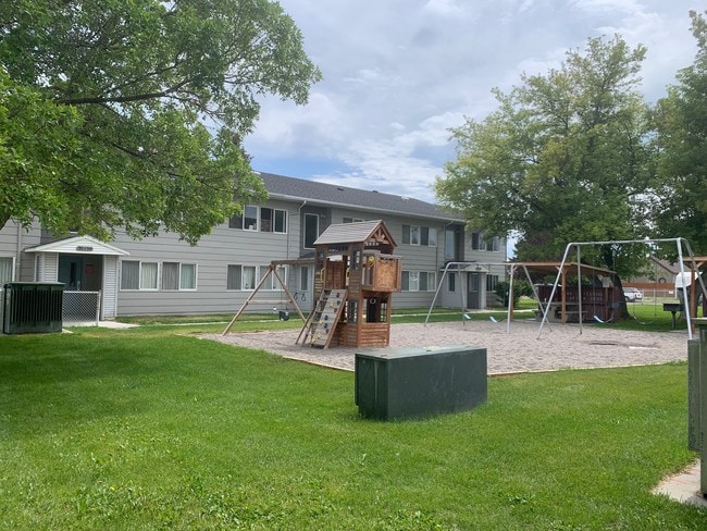 Building Photo - Beaverhead Villas Apartments