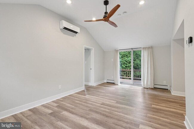 Building Photo - 2774 Woodland Ave