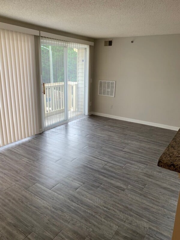 Building Photo - 1614 Arlyn Cir