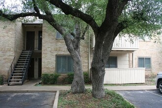 Building Photo - 8210 Bent Tree Rd