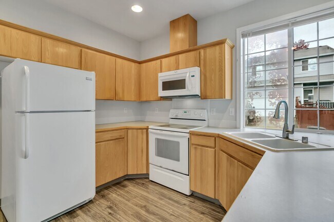 Building Photo - Spacious 3 Bedroom Home in Olympia