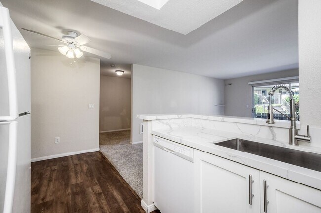 Building Photo - 432 Edgehill Ln