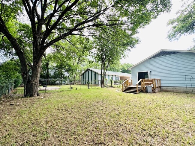 Building Photo - 5504 Montview St