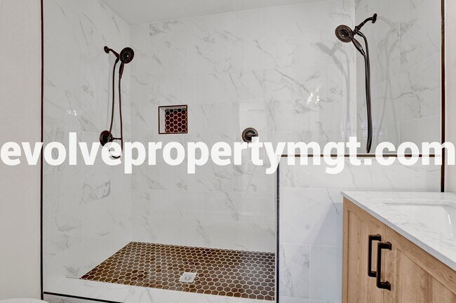 Building Photo - 1260 Cherrydale Cove