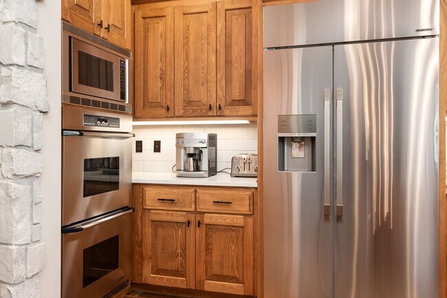 Building Photo - Stunning Furnished Estate in Pronghorn