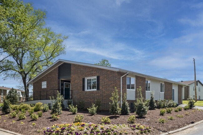 Primary Photo - Sumner Estates