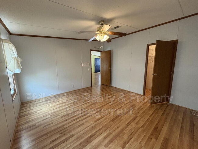 Building Photo - 616 Klickety Klak Ln