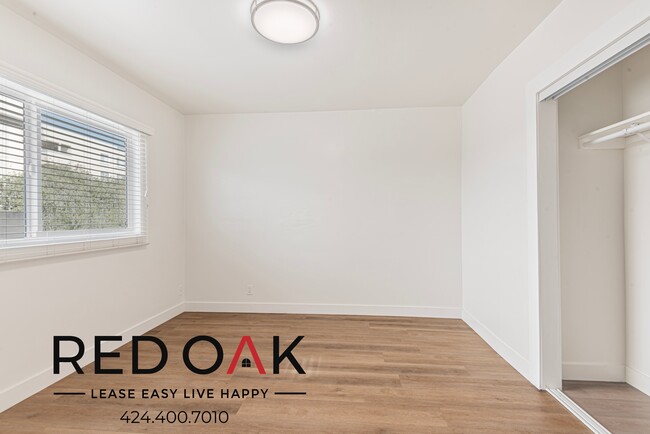 Building Photo - 515 S St Andrews Pl