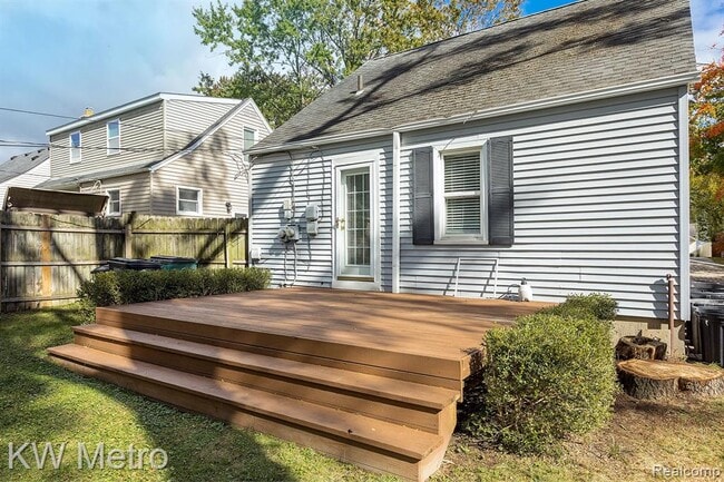 Building Photo - 1907 N Connecticut Ave