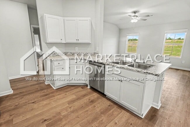 Building Photo - 1716 Amber Ave