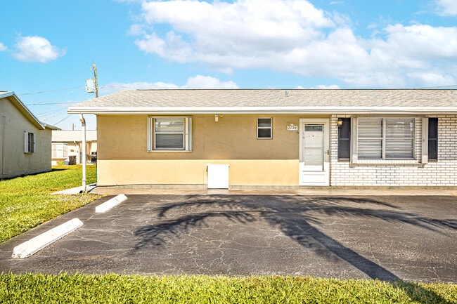 Building Photo - 2734 Ponce De Leon Blvd