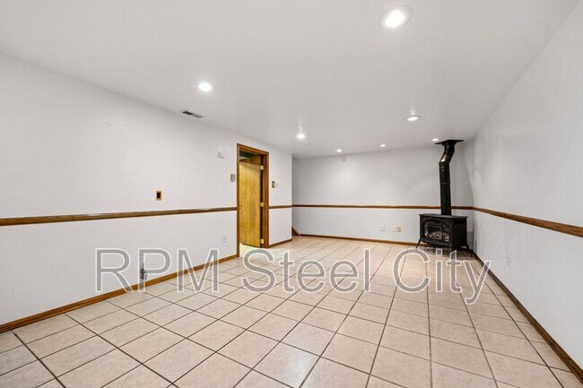 Building Photo - 1529 Alexander Cir