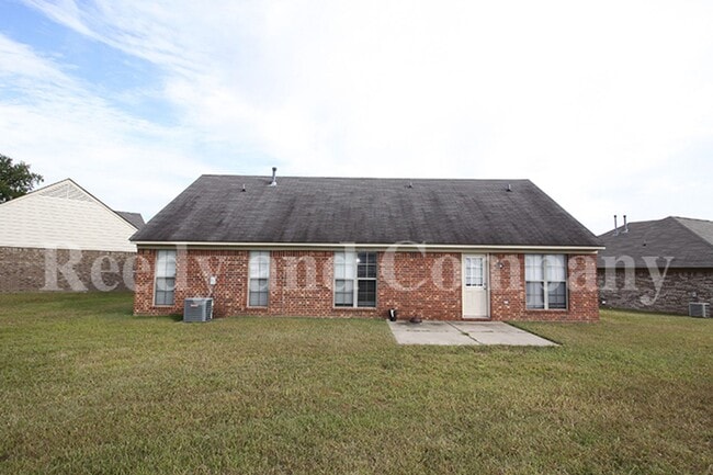 Building Photo - 8911 Rasco Hills Cove