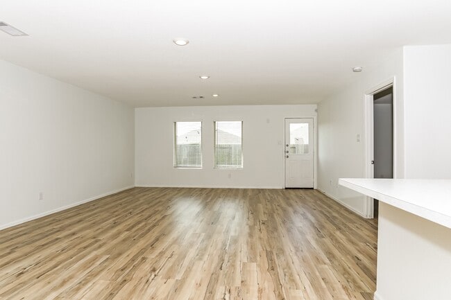 Building Photo - 3315 Aster Mdw Wy
