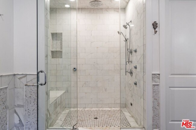 Building Photo - 14917 Valley Vista Blvd