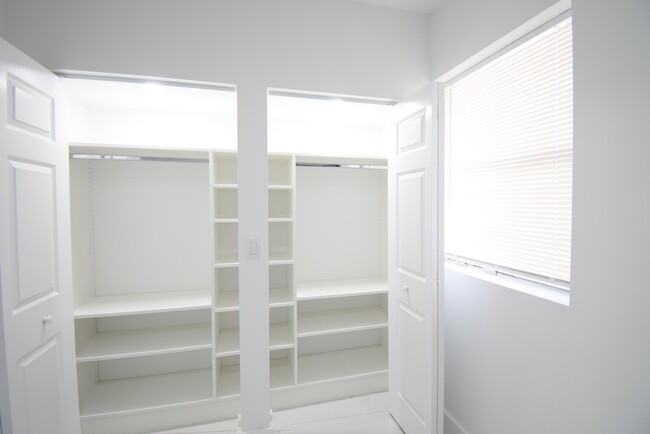 Building Photo - 11071 Baybreeze Way