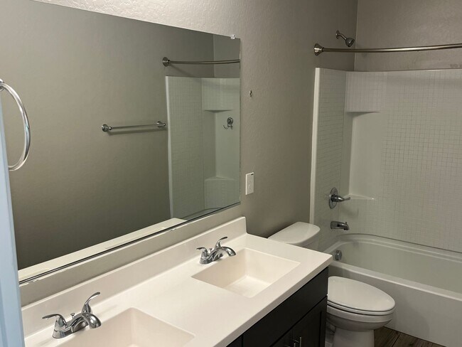 Building Photo - 17430 N 184th Ln